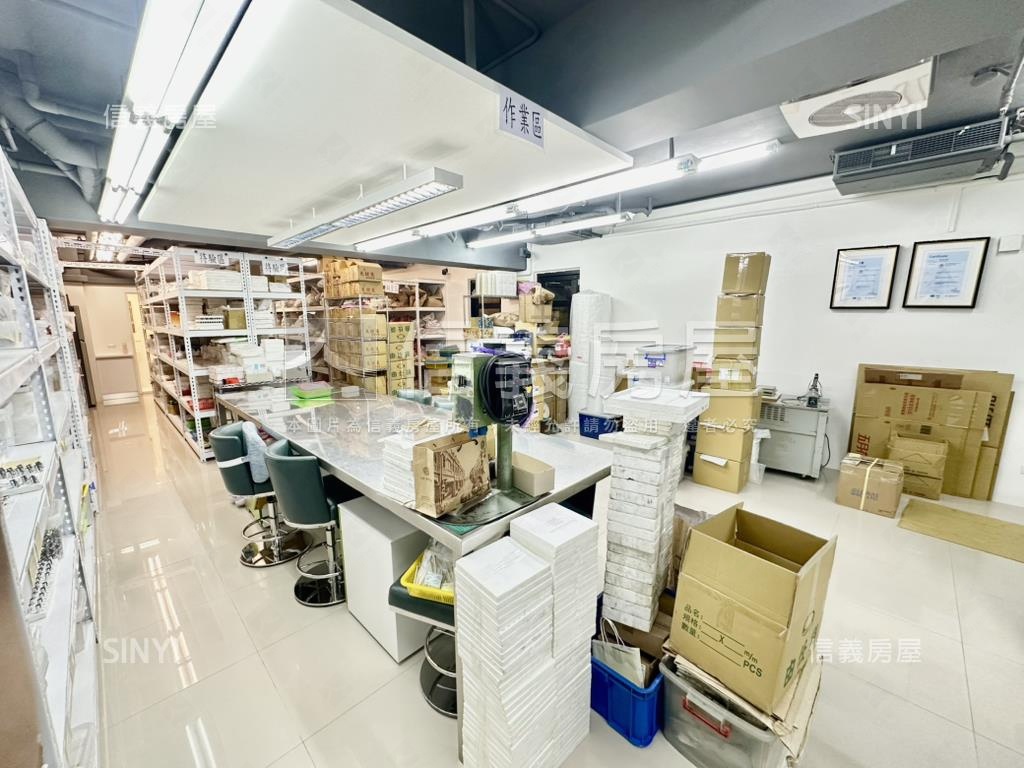 大直面寬黃金雙店面附平車房屋室內格局與周邊環境