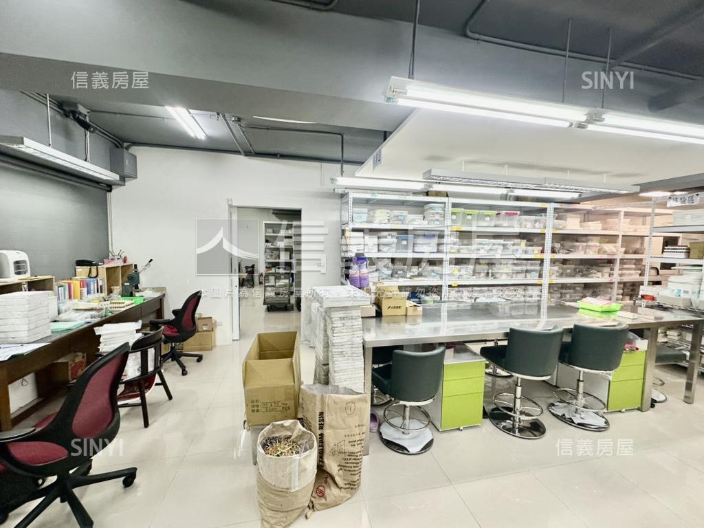 大直面寬黃金雙店面附平車房屋室內格局與周邊環境