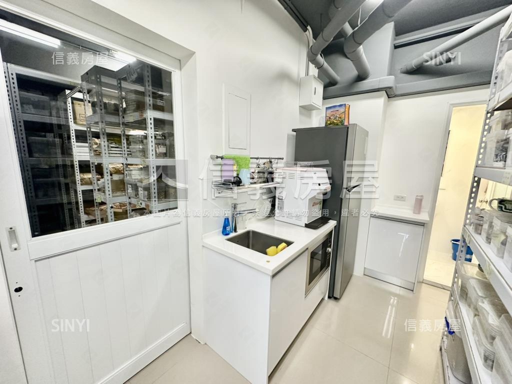 大直面寬黃金雙店面附平車房屋室內格局與周邊環境