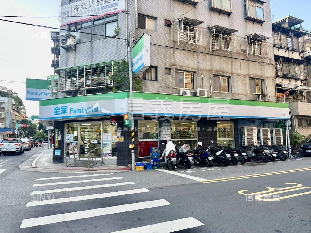 大直面寬黃金雙店面附平車房屋室內格局與周邊環境
