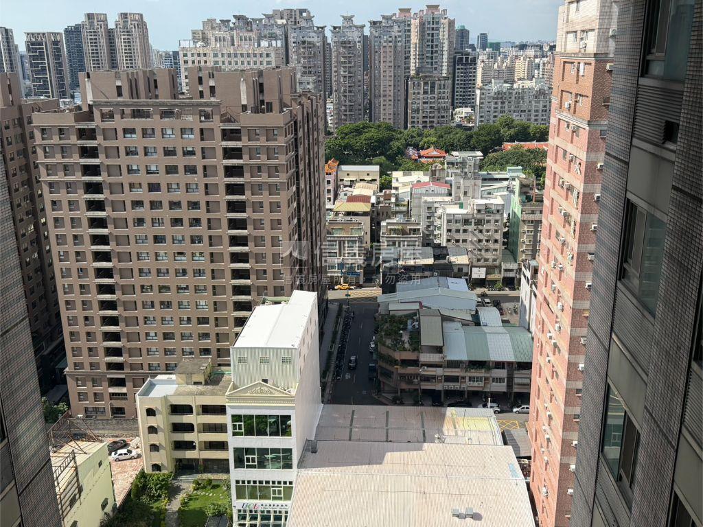 文心崇德捷運三木高樓美套房屋室內格局與周邊環境