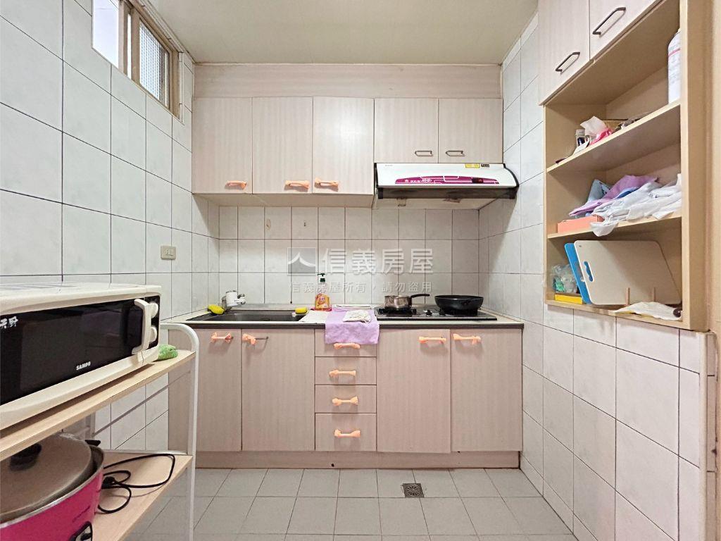 大坪林捷運低總價兩房美居房屋室內格局與周邊環境