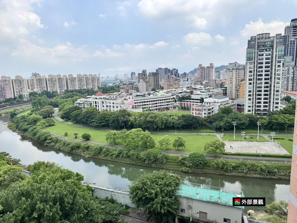 大坪林捷運低總價兩房美居房屋室內格局與周邊環境