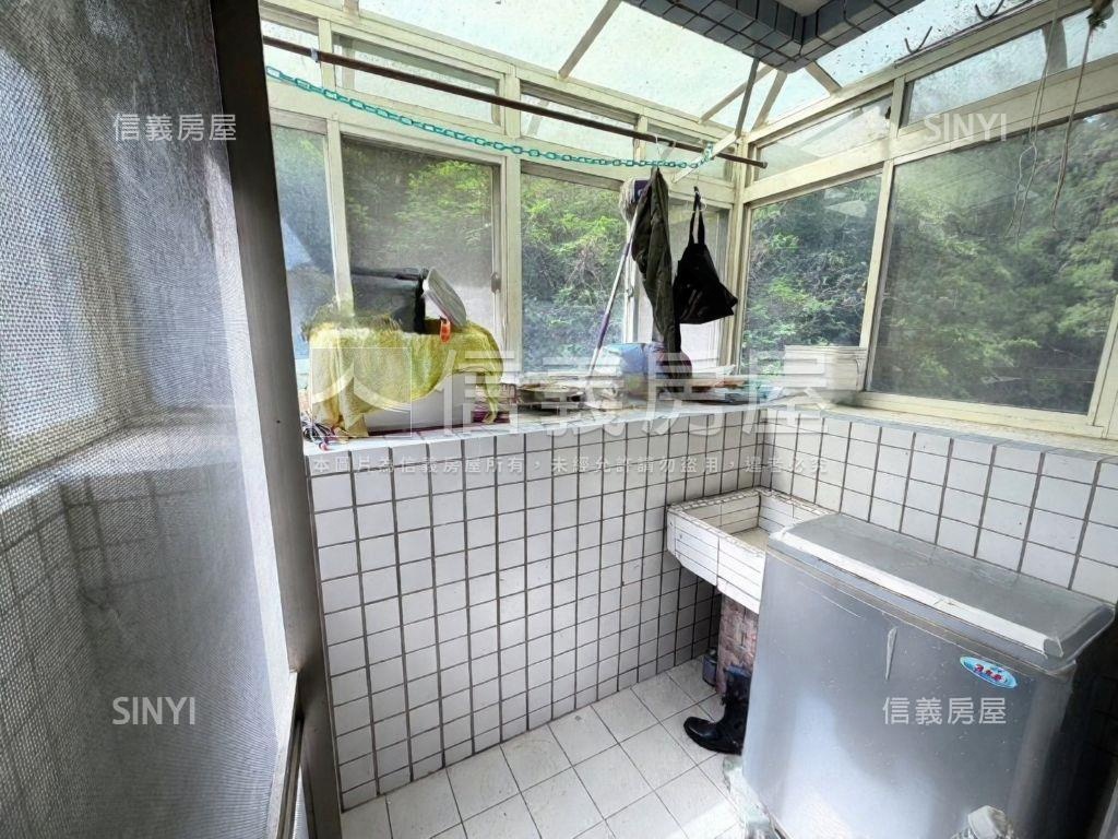 陽光山莊★三房邊間附車位房屋室內格局與周邊環境