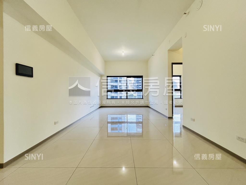 峰左岸。面中庭清幽三房房屋室內格局與周邊環境