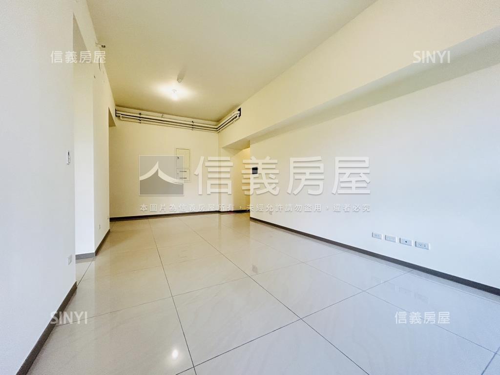 峰左岸。面中庭清幽三房房屋室內格局與周邊環境