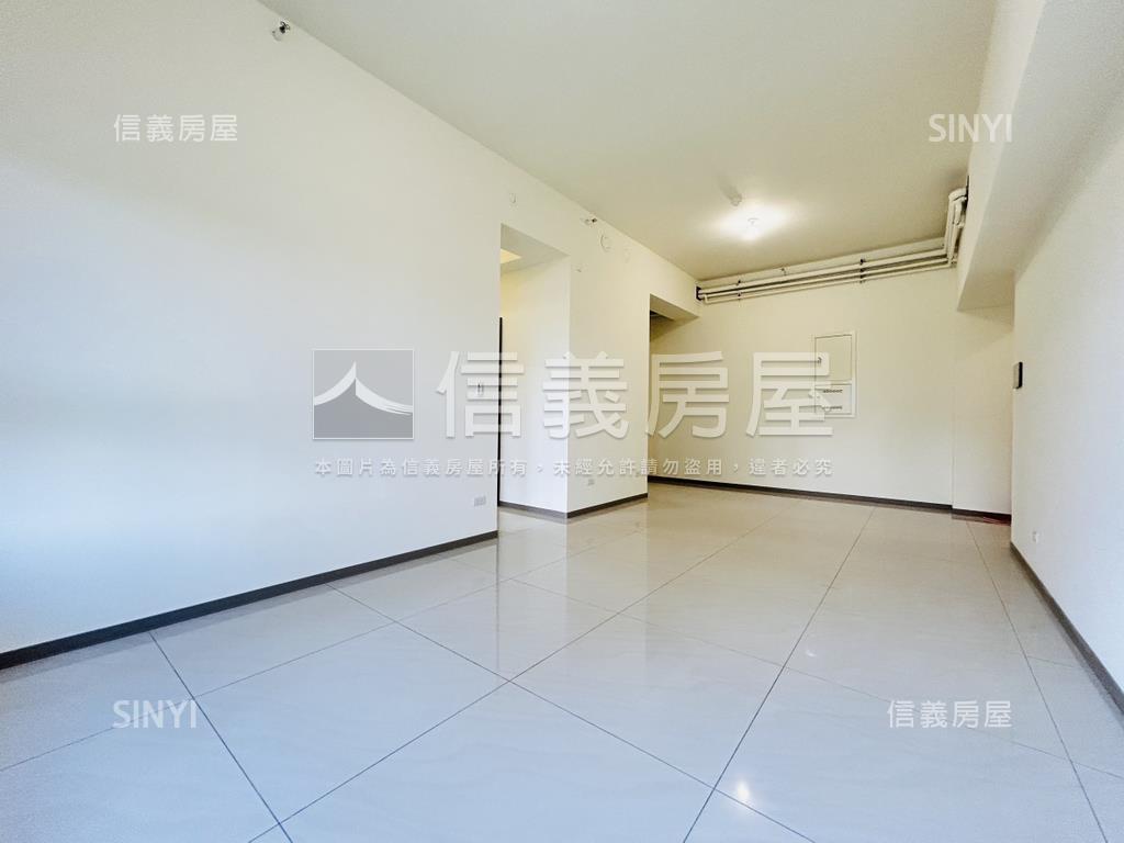 峰左岸。面中庭清幽三房房屋室內格局與周邊環境