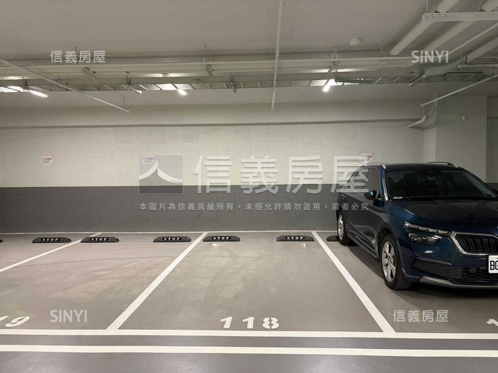 峰左岸。面中庭清幽三房房屋室內格局與周邊環境