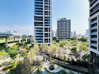 峰左岸。面中庭清幽三房