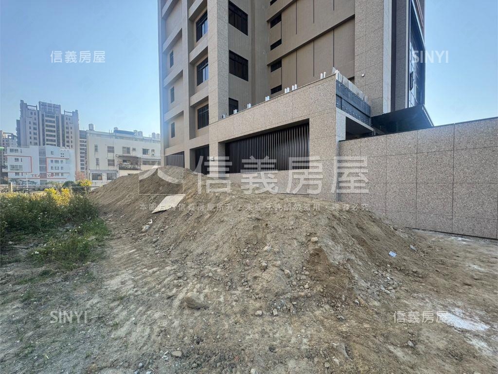 北屯機捷大面寬土地房屋室內格局與周邊環境