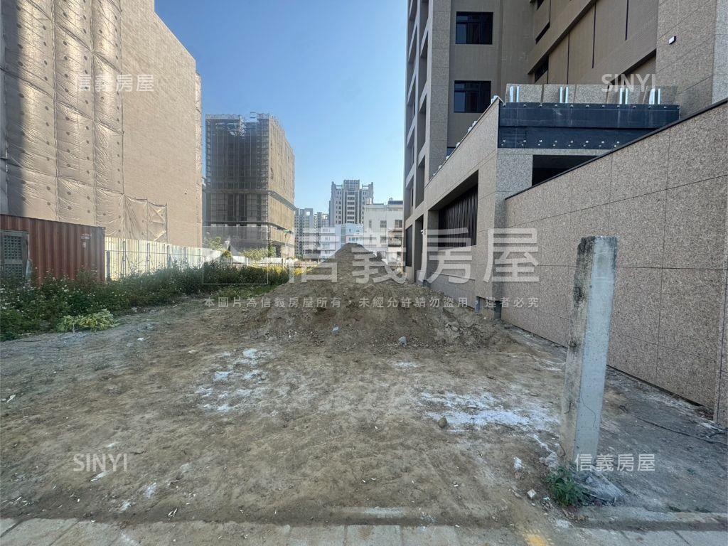 北屯機捷大面寬土地房屋室內格局與周邊環境