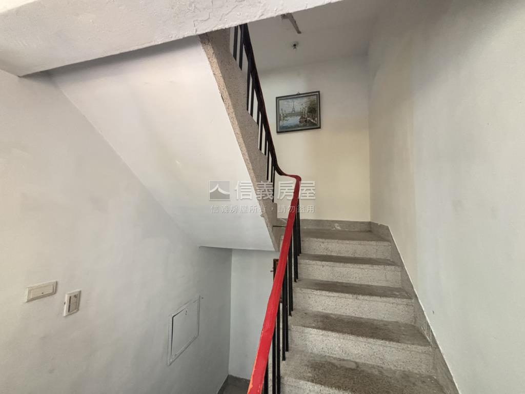 專約邊間三面採光３房房屋室內格局與周邊環境
