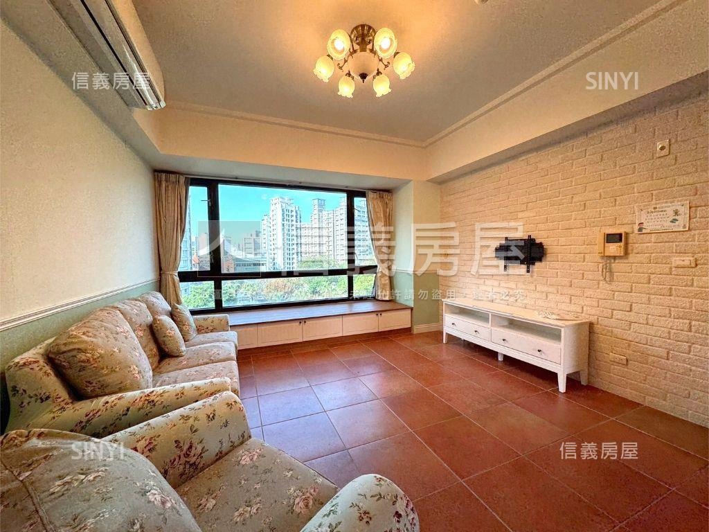 公園首排視野戶三房雙車位房屋室內格局與周邊環境