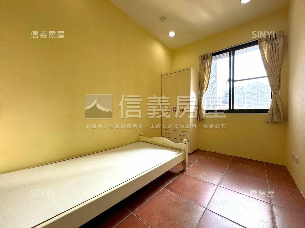 公園首排視野戶三房雙車位房屋室內格局與周邊環境