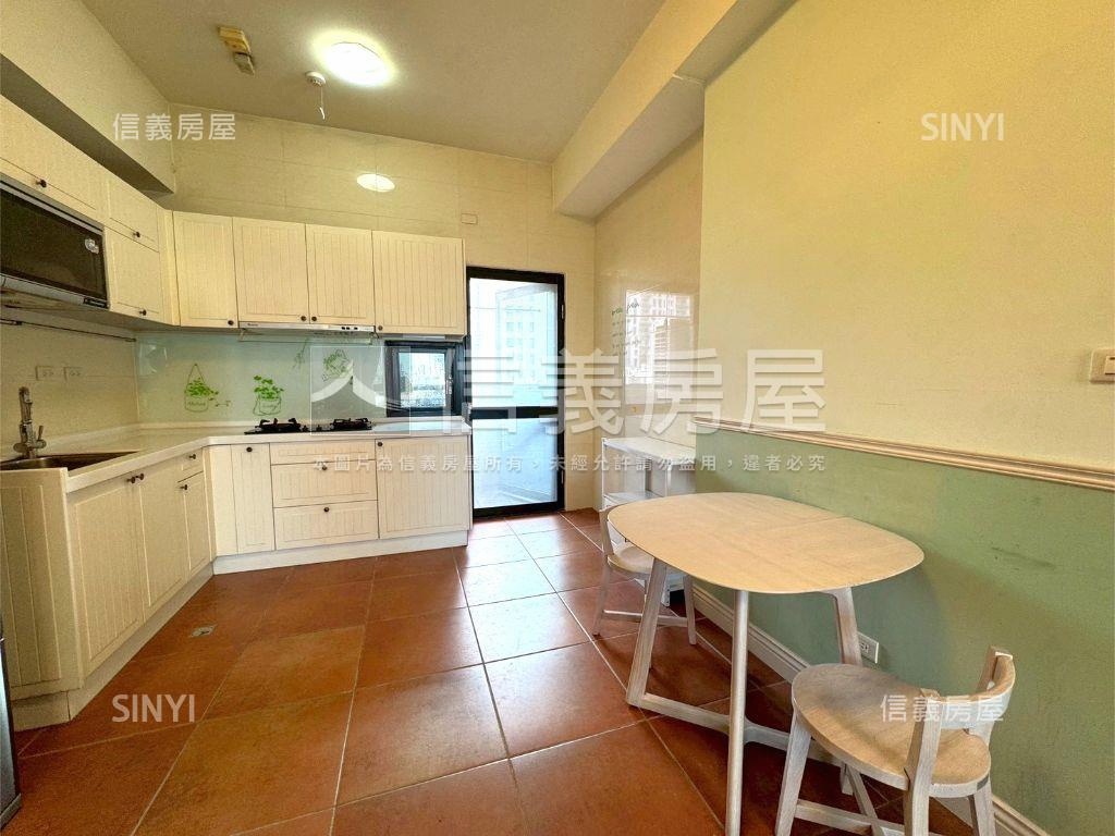 公園首排視野戶三房雙車位房屋室內格局與周邊環境