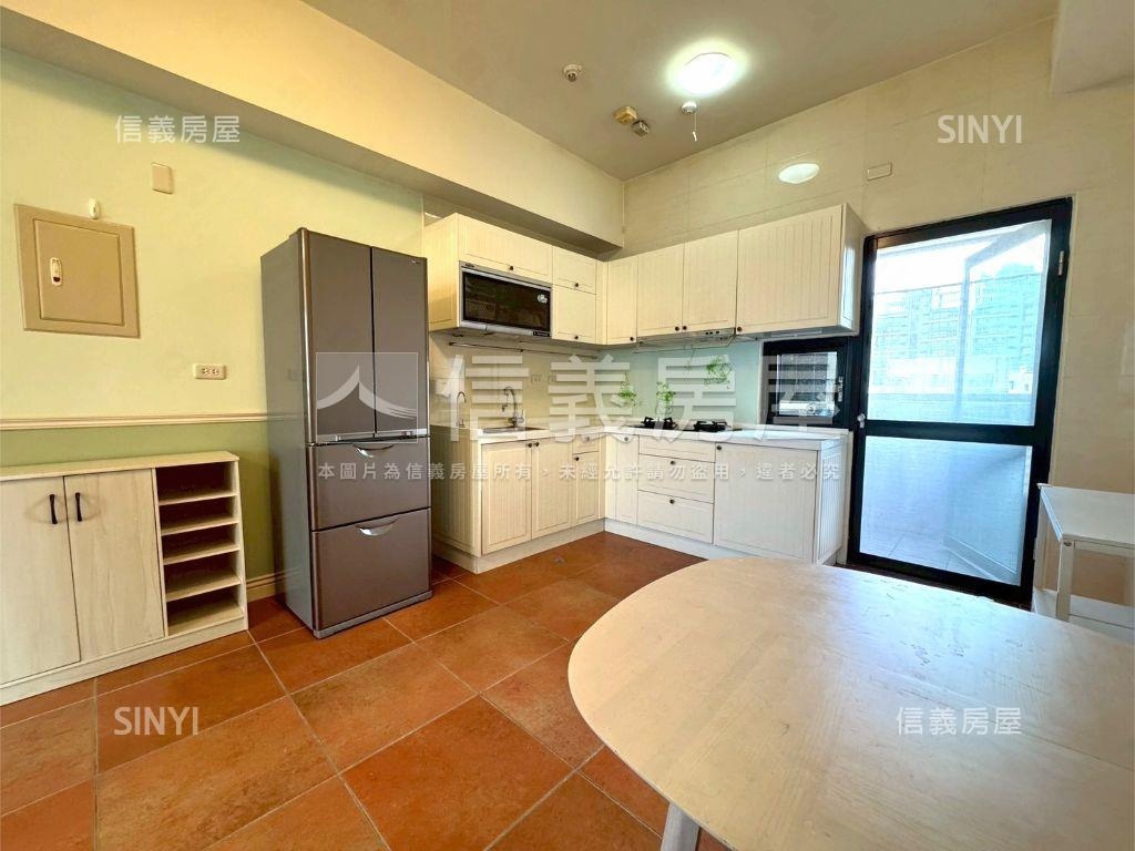 公園首排視野戶三房雙車位房屋室內格局與周邊環境