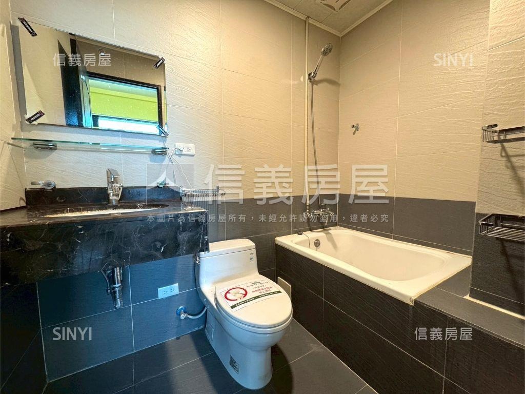 公園首排視野戶三房雙車位房屋室內格局與周邊環境