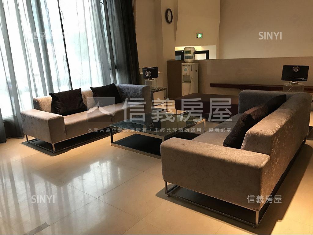 公園首排視野戶三房雙車位房屋室內格局與周邊環境