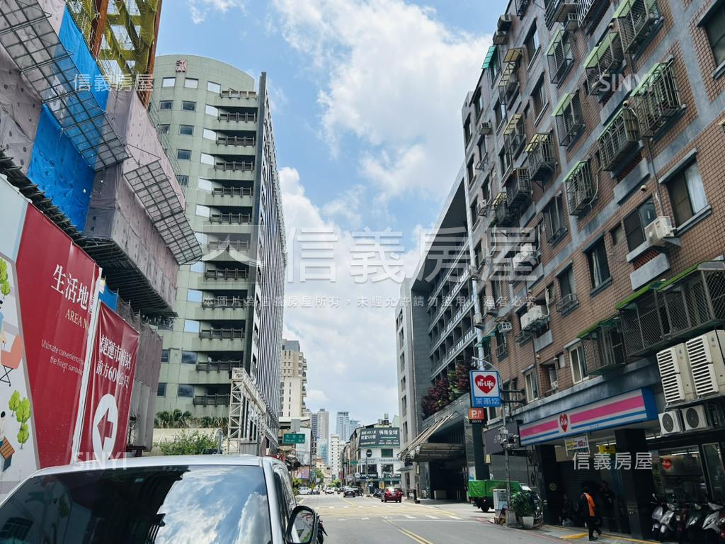 國雄無双Ａ棟２房２衛平車房屋室內格局與周邊環境