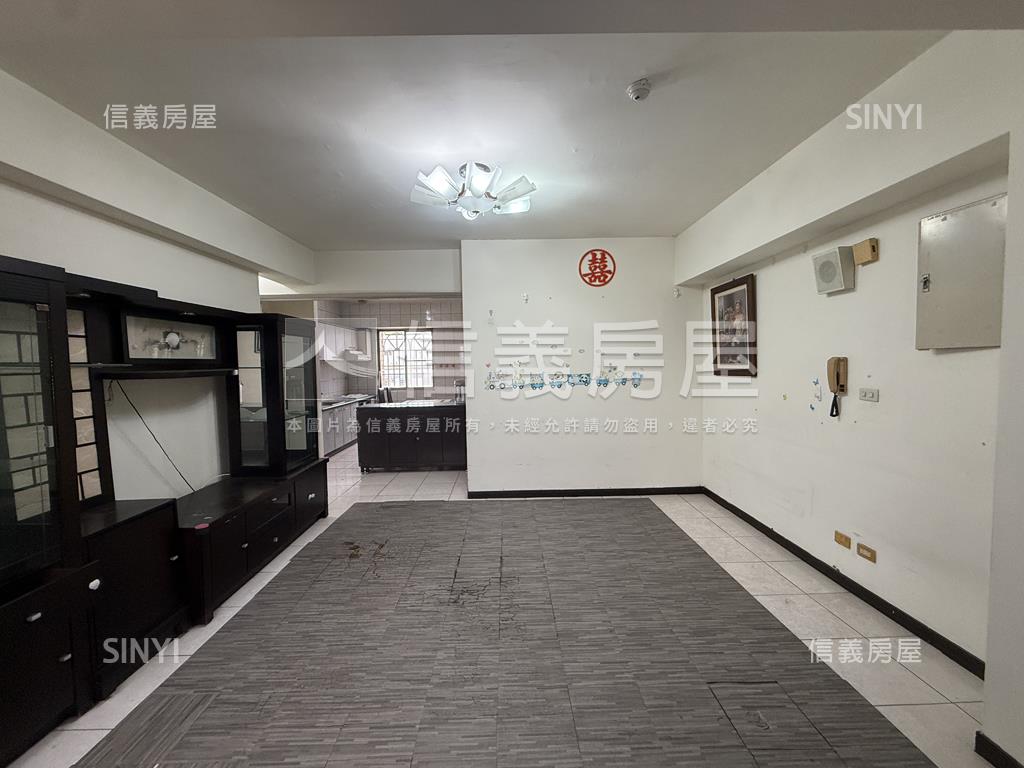 鬧中取靜，離塵不離城房屋室內格局與周邊環境