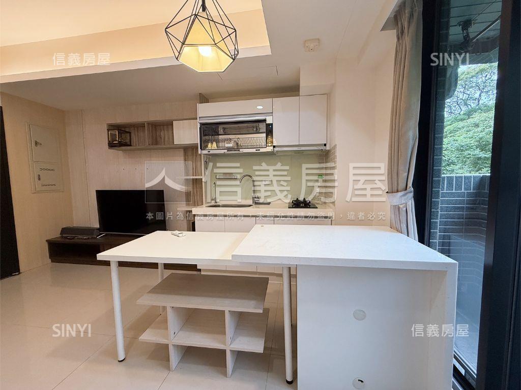 專任微美嵐精美屋房屋室內格局與周邊環境