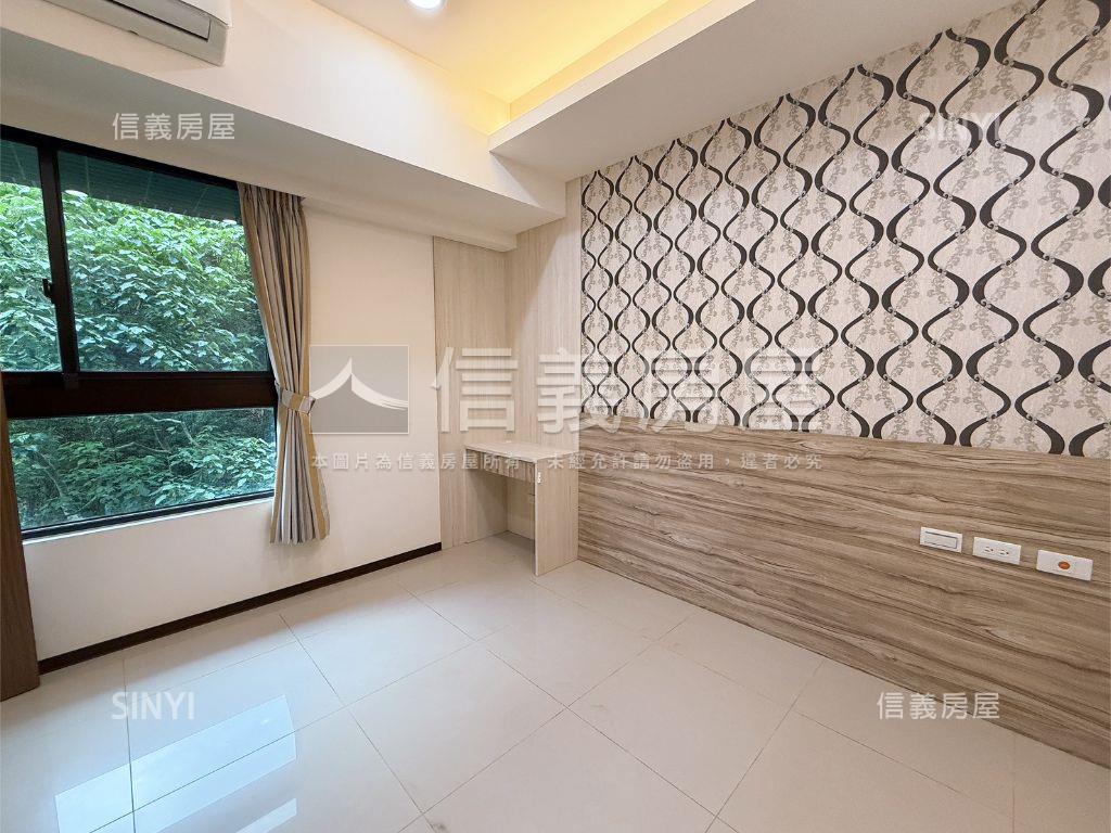 專任微美嵐精美屋房屋室內格局與周邊環境