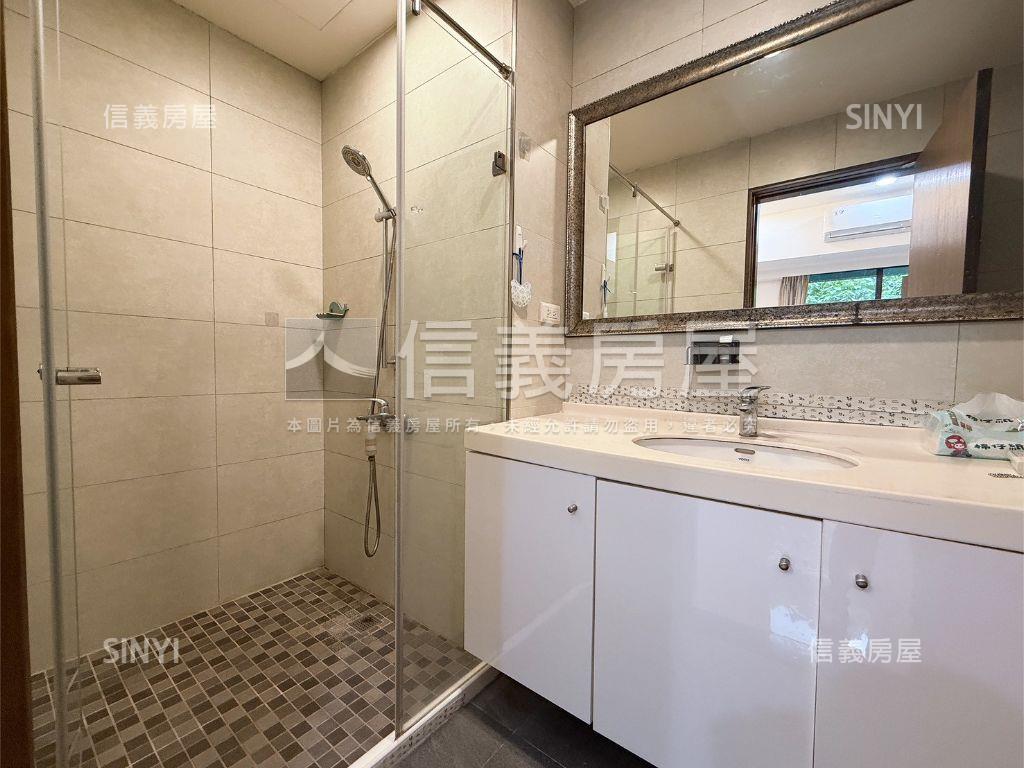 專任微美嵐精美屋房屋室內格局與周邊環境