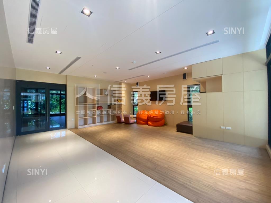 專任微美嵐精美屋房屋室內格局與周邊環境