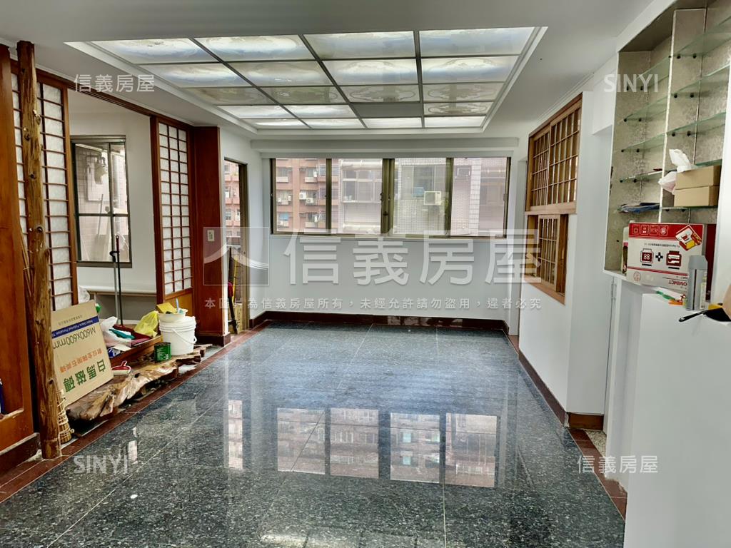 香檳景觀四房坡平房屋室內格局與周邊環境