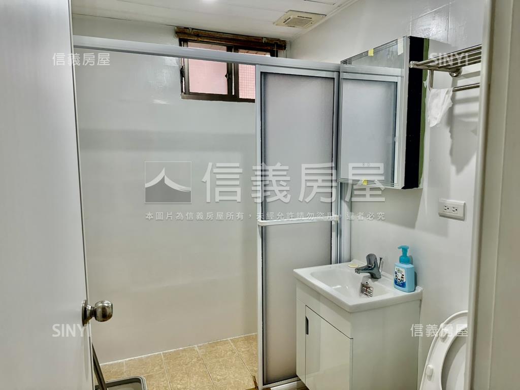 香檳景觀四房坡平房屋室內格局與周邊環境