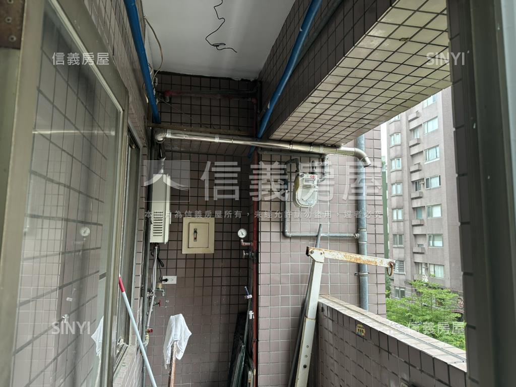香檳景觀四房坡平房屋室內格局與周邊環境
