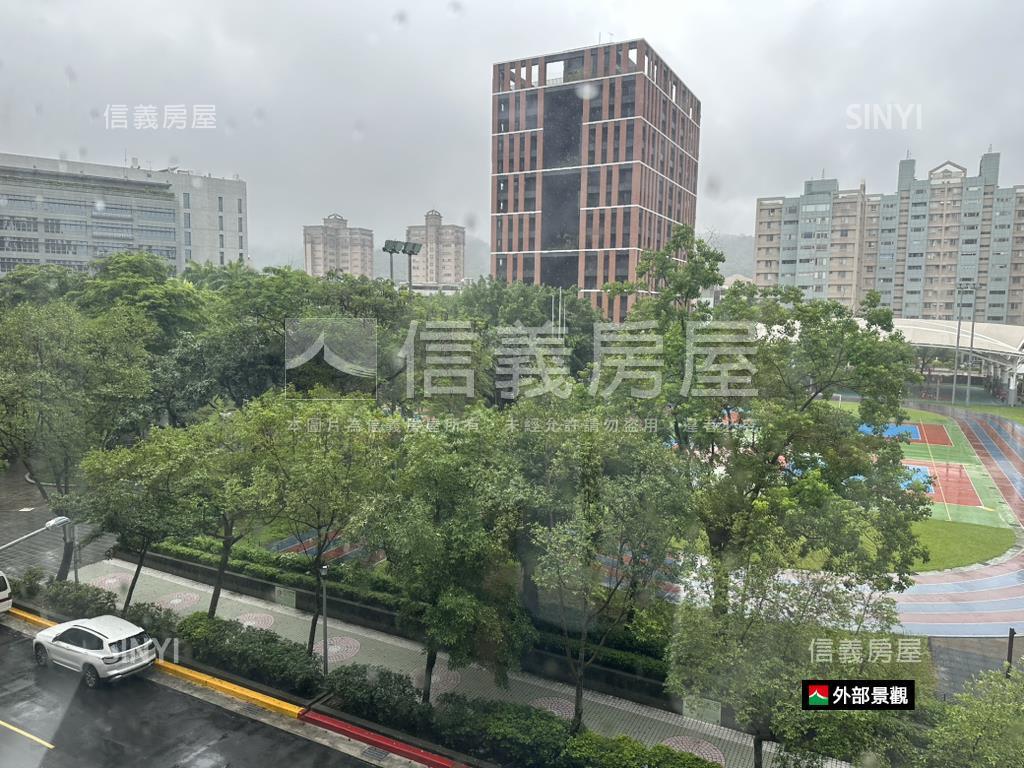 香檳景觀四房坡平房屋室內格局與周邊環境