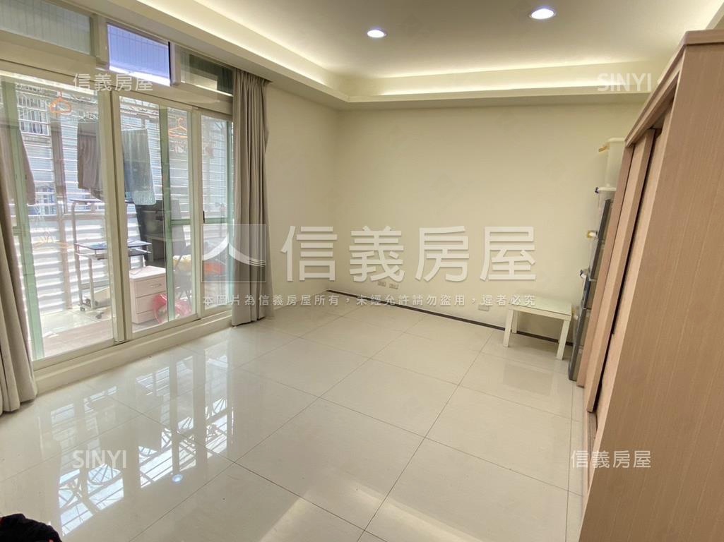 捷運富貴透天店面房屋室內格局與周邊環境