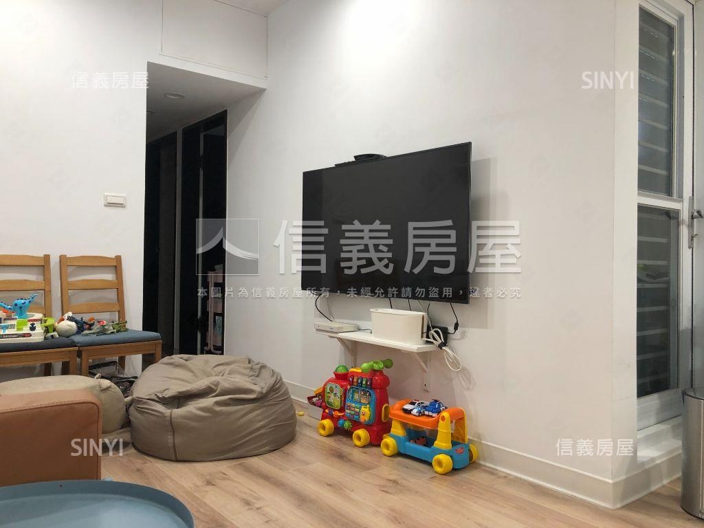 仁仁愛高樓三房坡平車位房屋室內格局與周邊環境