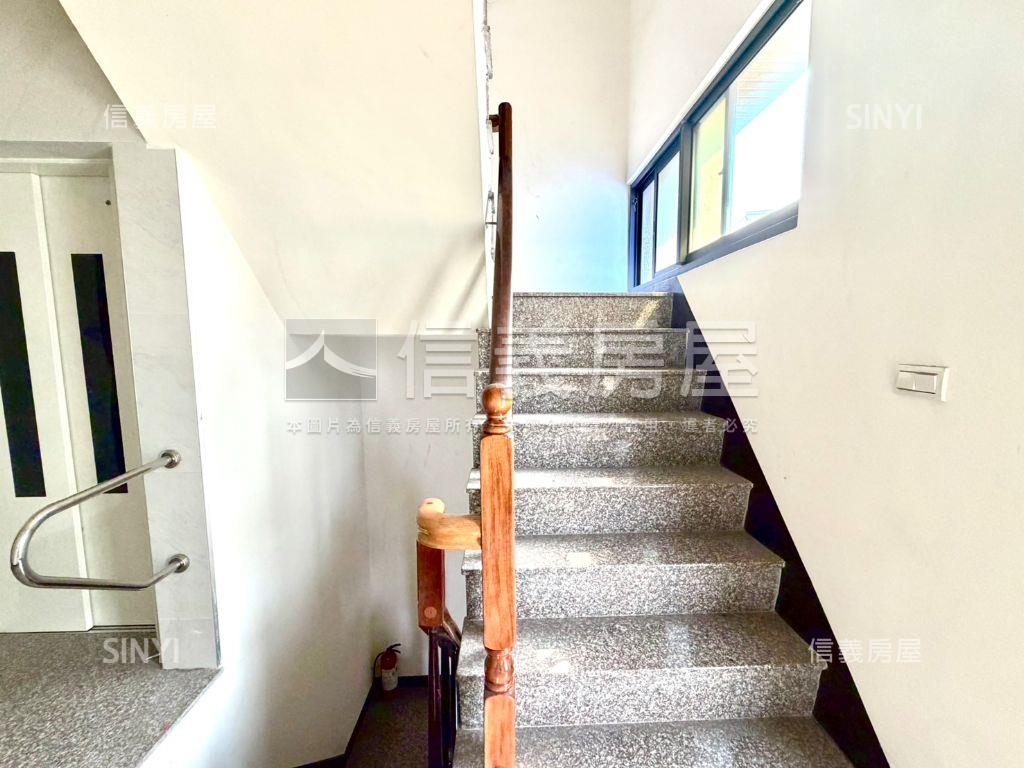 近高大｜稀有電梯邊間透店房屋室內格局與周邊環境