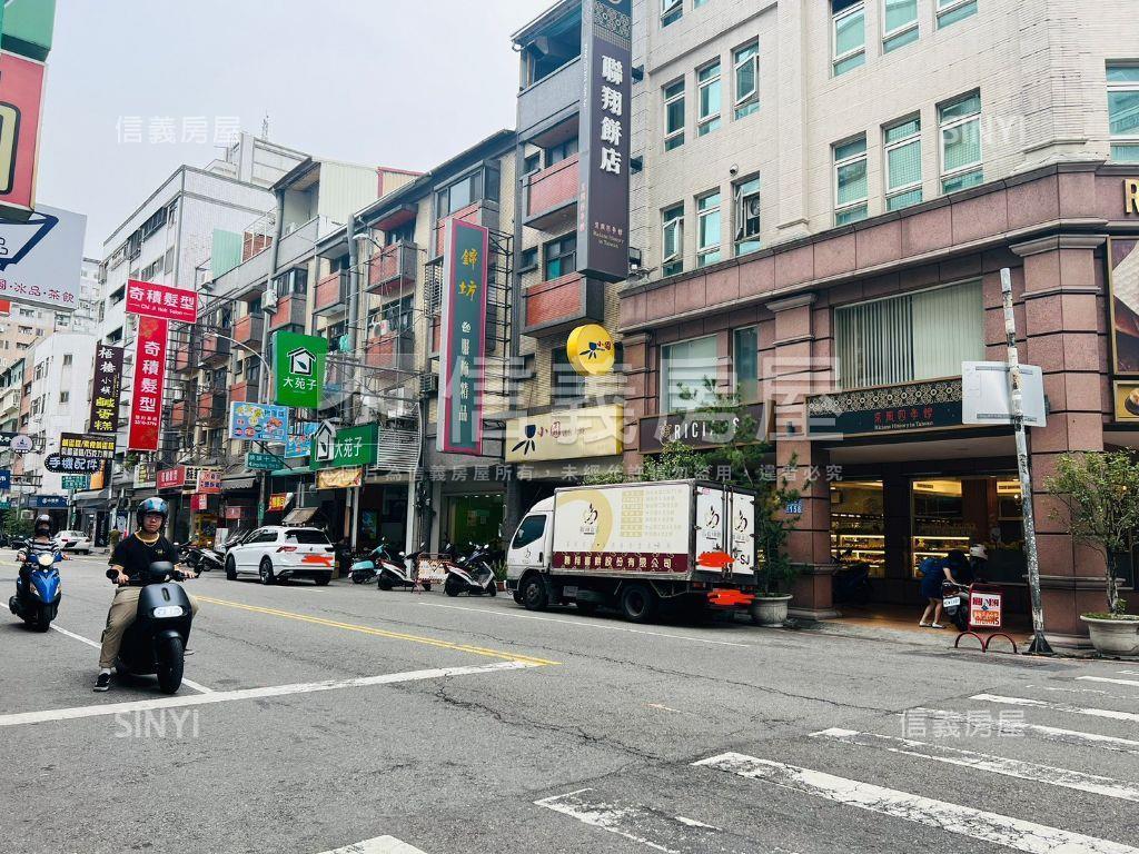 精誠商圈５房＋大車庫別墅房屋室內格局與周邊環境