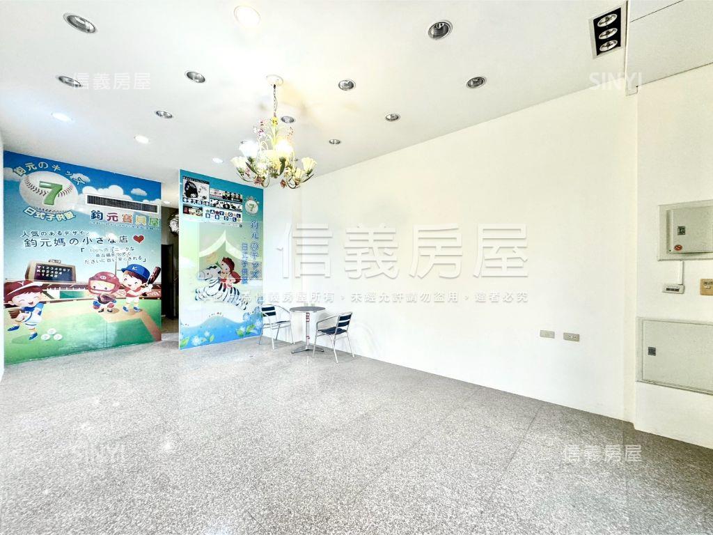 楠梓路正四層樓透店房屋室內格局與周邊環境