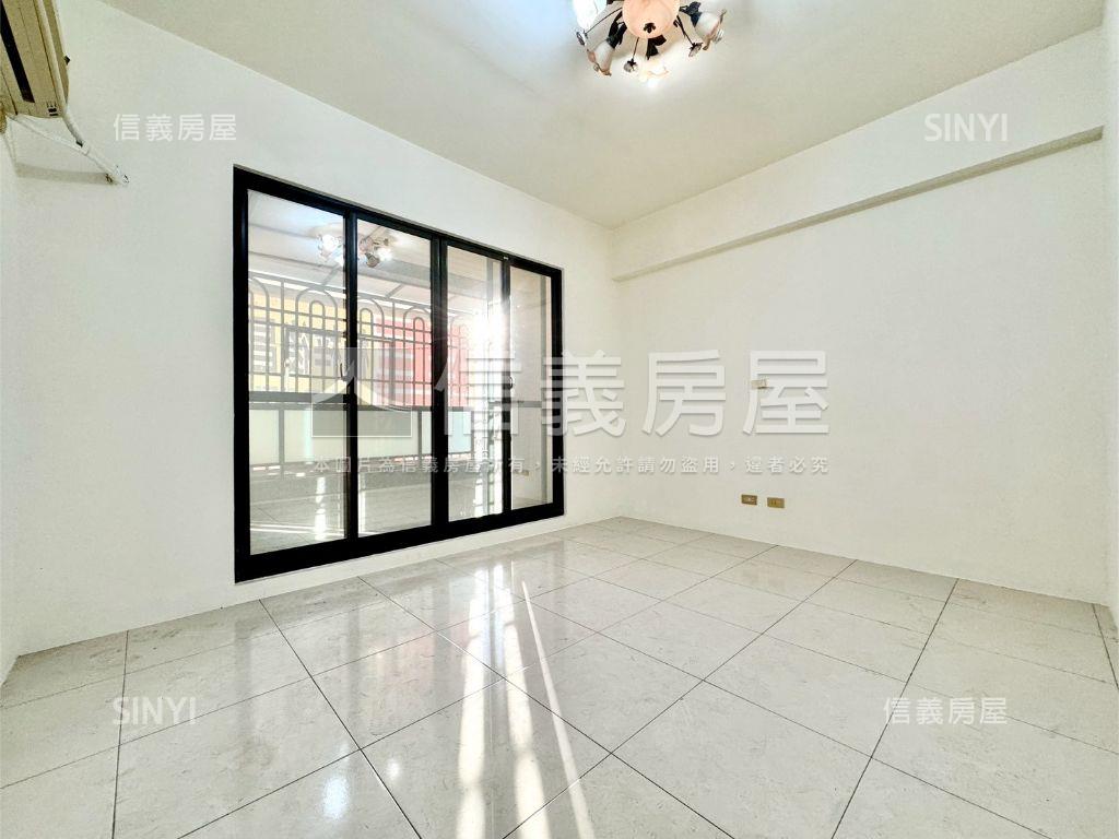 楠梓路正四層樓透店房屋室內格局與周邊環境