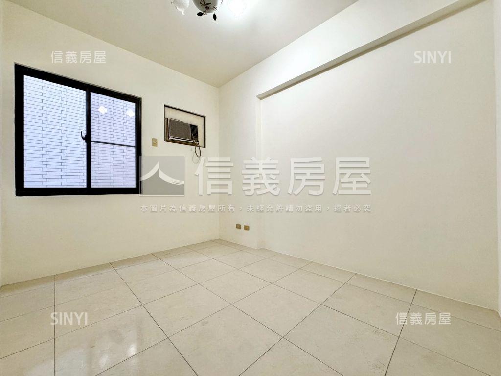 楠梓路正四層樓透店房屋室內格局與周邊環境