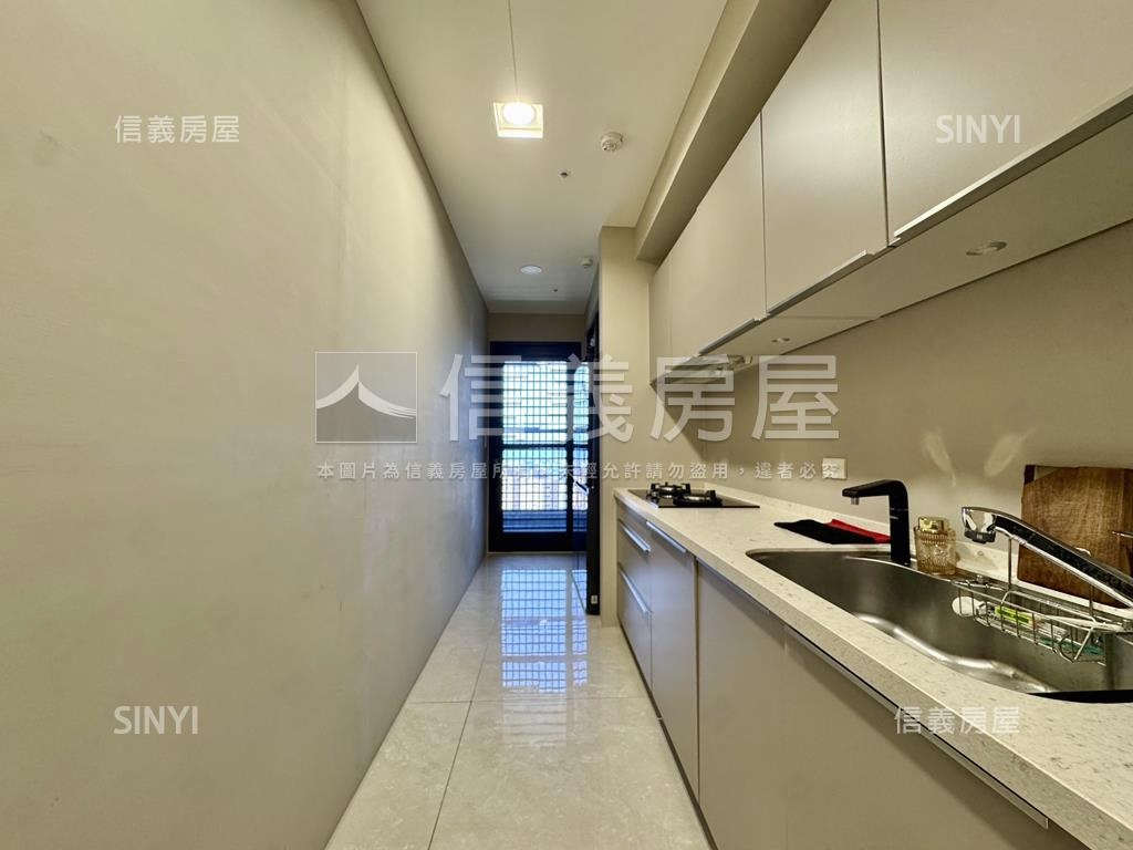 巨蛋次高樓層裝潢豪美宅房屋室內格局與周邊環境
