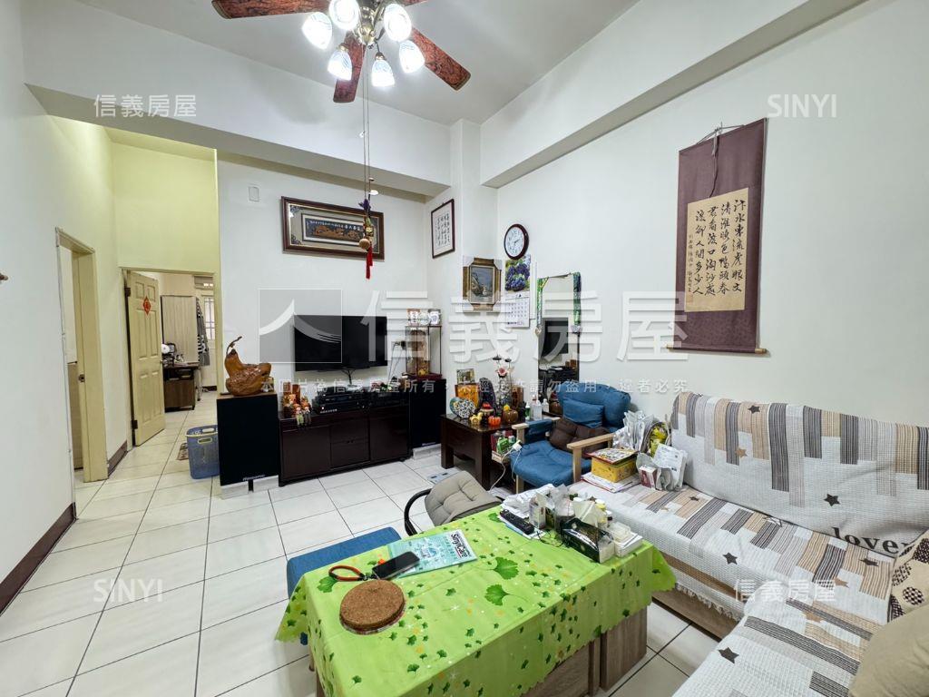 藝術名宮ＮＯ．７三房平車房屋室內格局與周邊環境