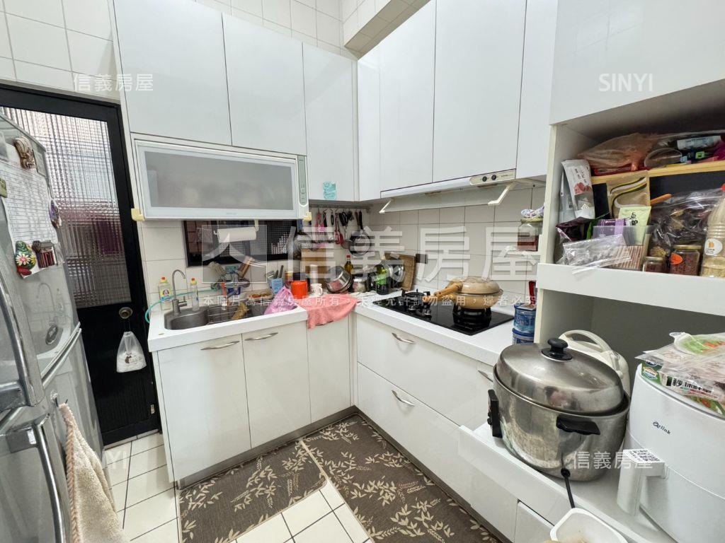 藝術名宮ＮＯ．７三房平車房屋室內格局與周邊環境