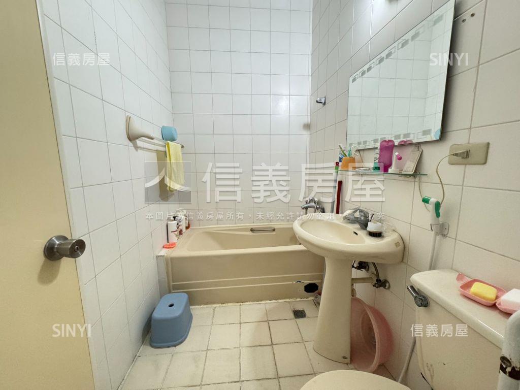 藝術名宮ＮＯ．７三房平車房屋室內格局與周邊環境