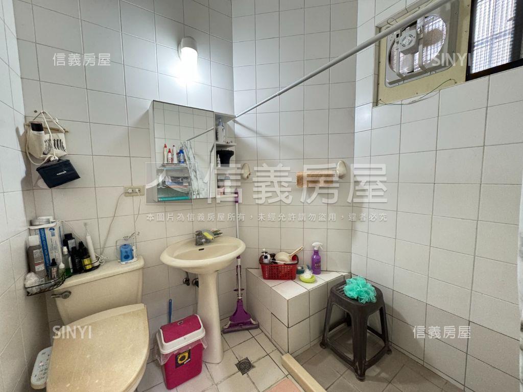 藝術名宮ＮＯ．７三房平車房屋室內格局與周邊環境