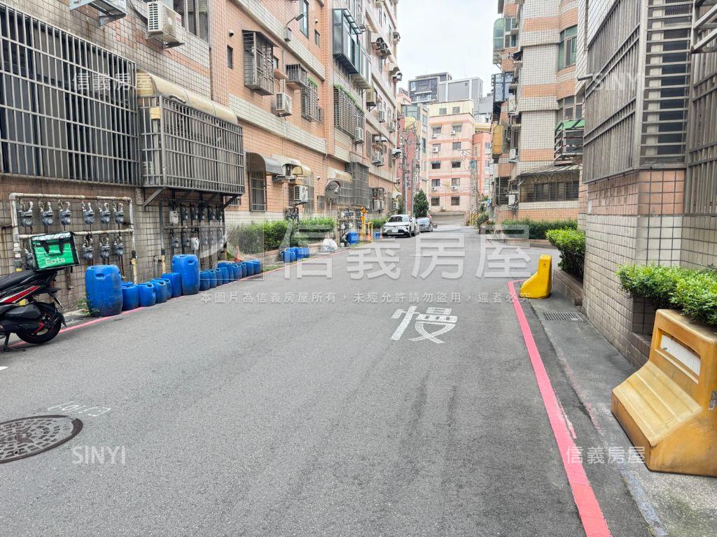 藝術名宮ＮＯ．７三房平車房屋室內格局與周邊環境