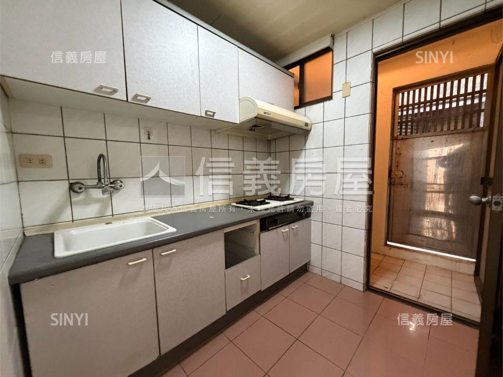 獨棟４層透天＋坡平車位房屋室內格局與周邊環境