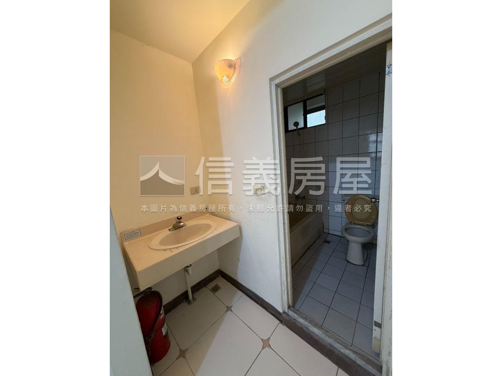 獨棟４層透天＋坡平車位房屋室內格局與周邊環境