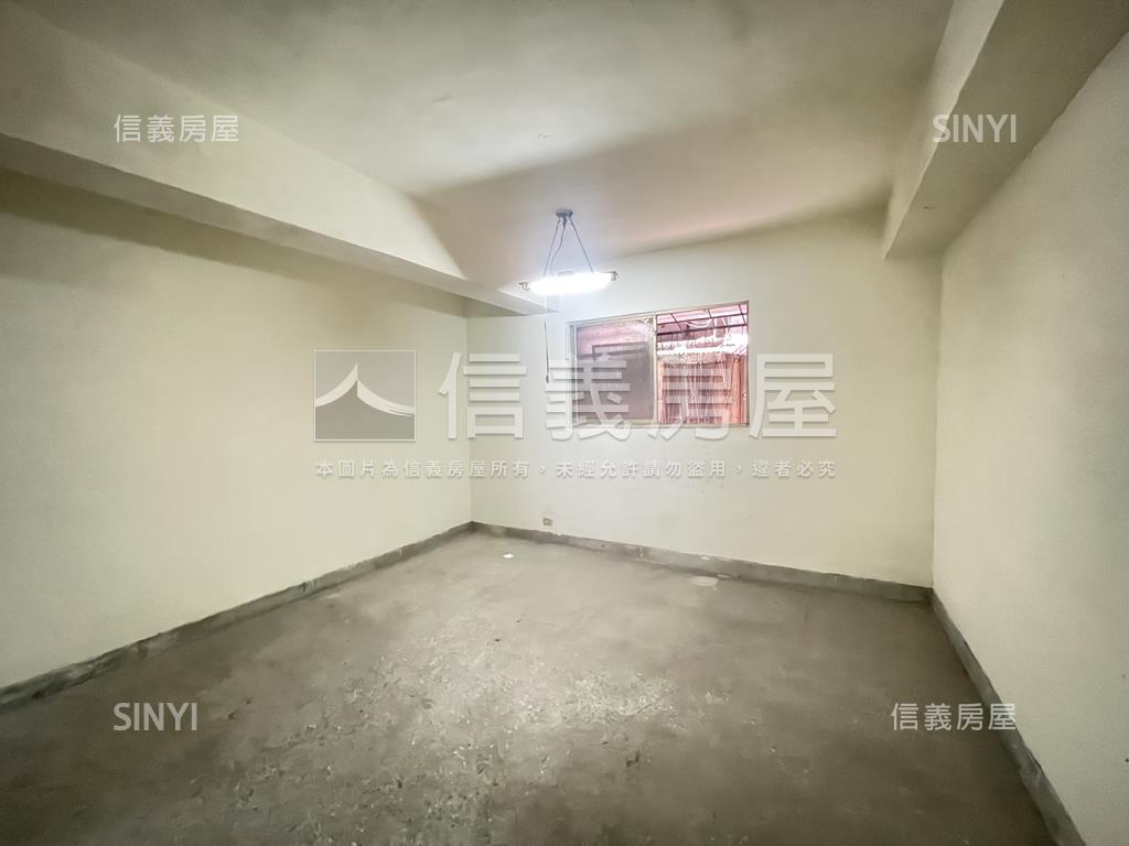 龍虎公寓一樓房屋室內格局與周邊環境