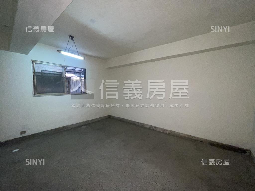 龍虎公寓一樓房屋室內格局與周邊環境