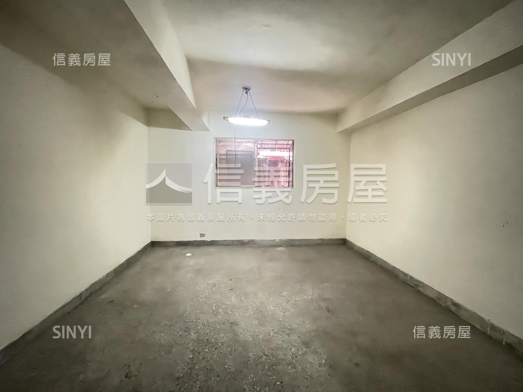 龍虎公寓一樓房屋室內格局與周邊環境